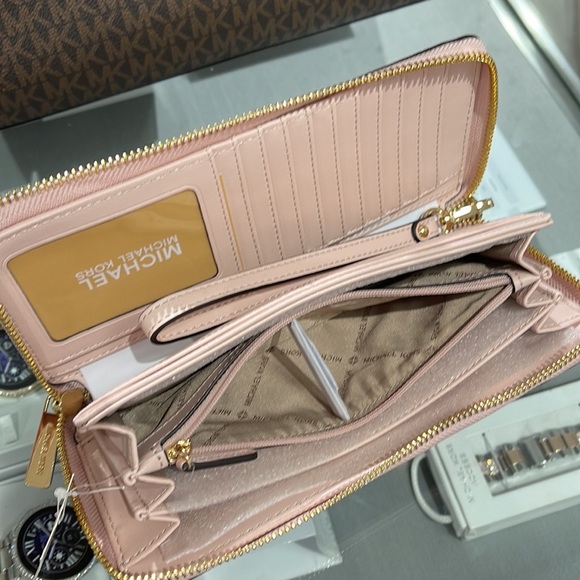 Michael Kors Jet Set Travel Large Travel CONTINENTAL wallet-wristlet-phoneholder - Picture 5 of 16